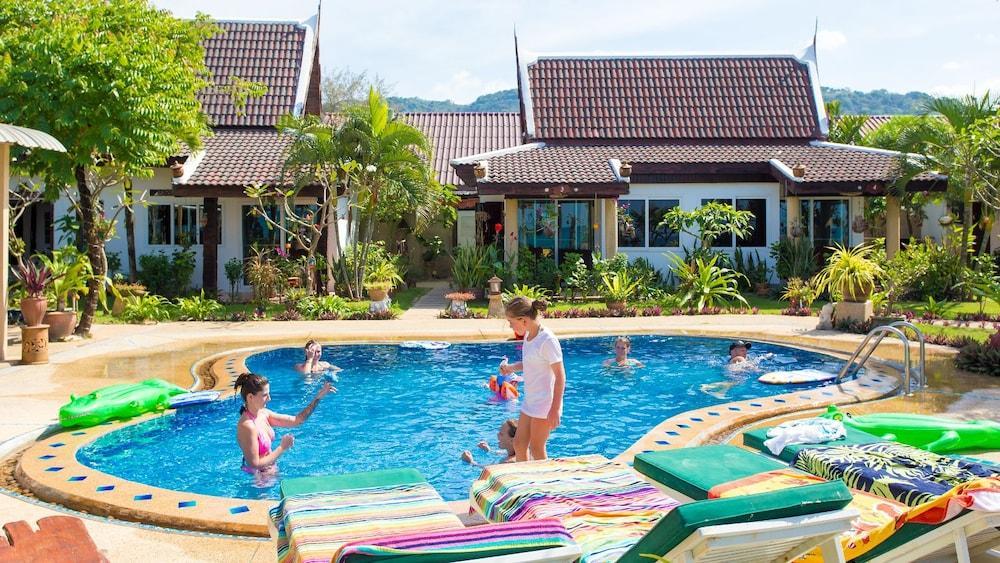 Andaman Bangtao Bay Resort Phuket Екстериор снимка